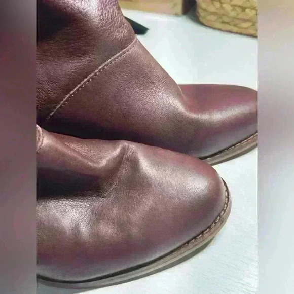 TOMS "Leila" Oxblood Leather Ankle
Boots Tassel Zip Block Heel
Women's - Picture 5 of 6